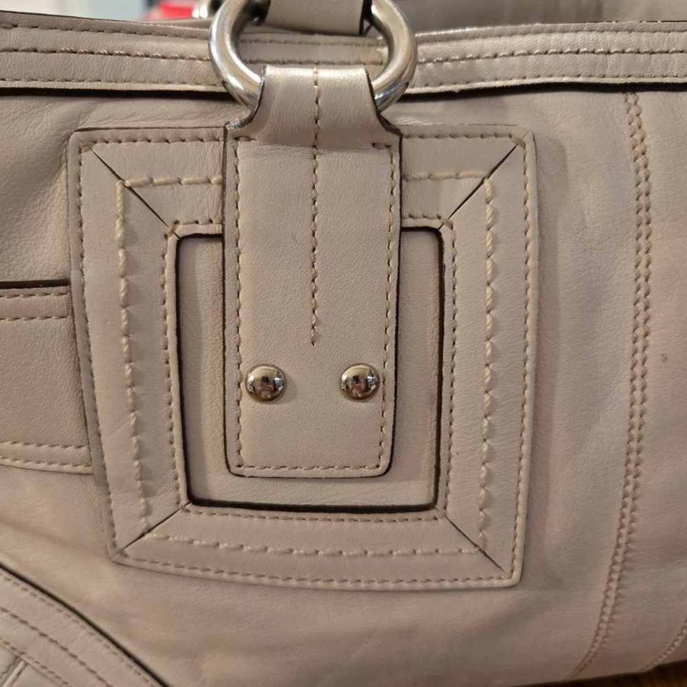 COACH Vintage Soho XL Buckle Satchel Cream Leather Tote Bag 2116 Y2K Rare - Picture 7 of 10